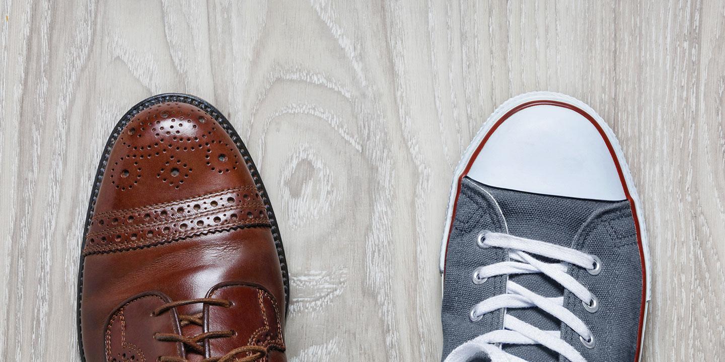 Herausforderung Work-Life-Balance: Mit einem Schuh im Arbeitsleben, mit dem anderen bei der Freizeit.