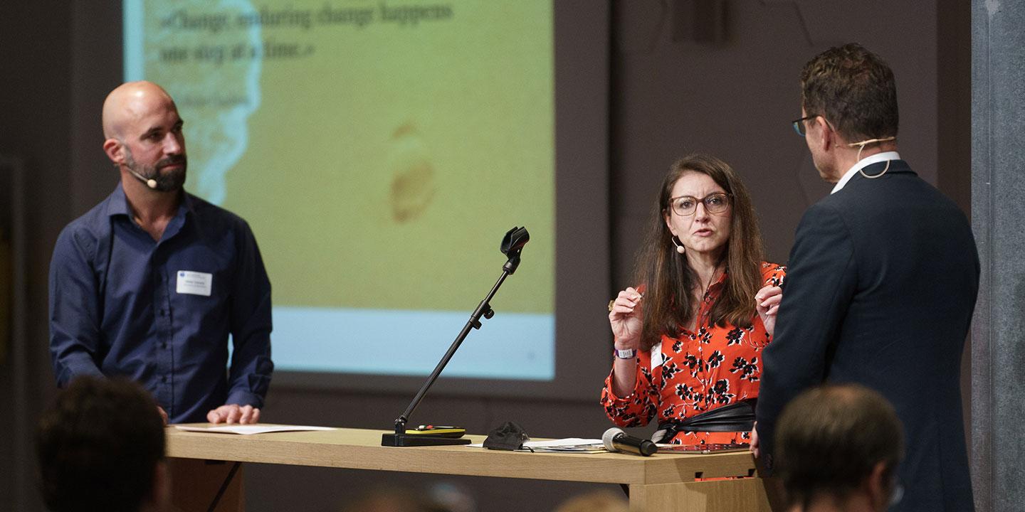 Caroline Knöri and Laurenz Meier discuss the effects of digitalisation on the world of work.